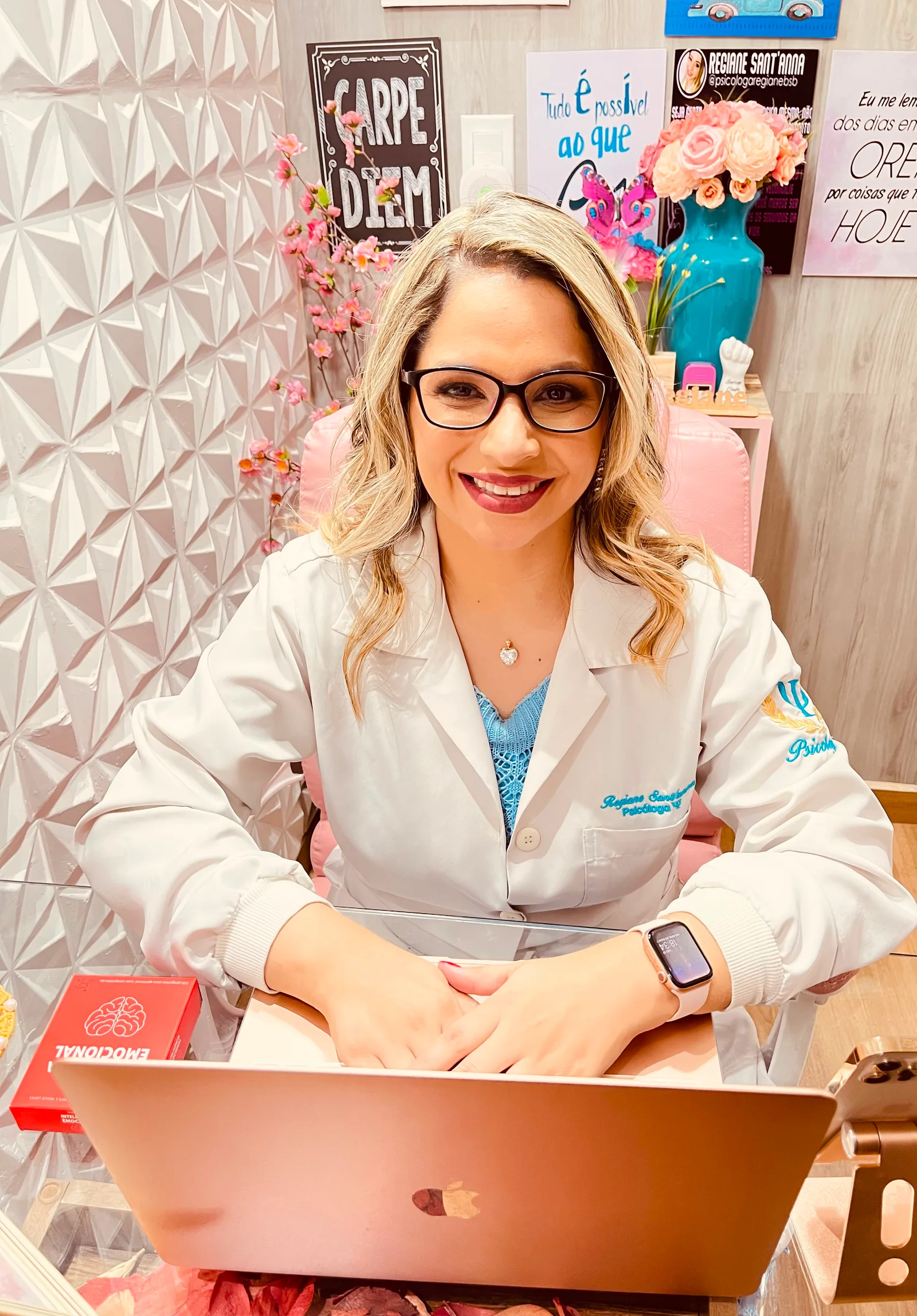 Ciência e sensibilidade. Conhecimento técnico com atenção à pessoa inteira.